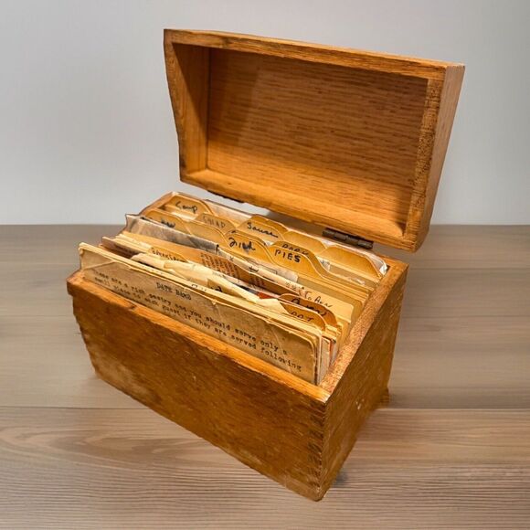 Vintage Oak Wood Recipe Box Dovetail With Handwritten Recipe Cards And Cut Outs - Picture 1 of 10